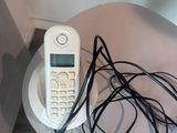 a cell phone that is sitting on a table