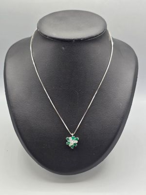 Collier constitué d'une chaine à mailles vénitiennes en or b…