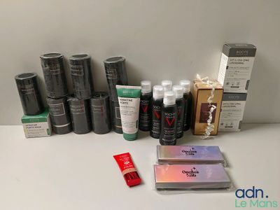 de nombreux types de produits capillaires sur la table