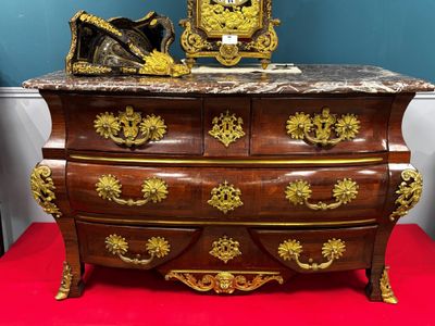 COMMODE galbée en bois de placage ouvrant à 4 tiroirs sur 3 …