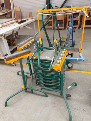 la photo d'une machine qui se trouve dans un garage