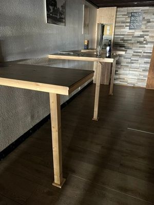 Ensemble Mobilier Bois Comprenant Env 6 Bancs+2 Tables Basse…