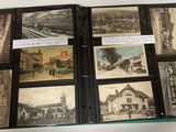 un vieil album photo contenant de nombreuses photos anciennes