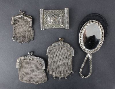 Lot comprenant: - 3 bourses en maille en argent. Poids total… - Photo 1