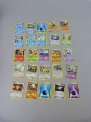 POKEMON NINTENDO Lot de 25 cartes Pokémon françaises.