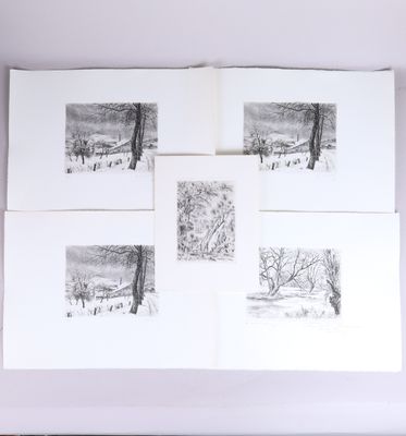 quatre dessins en noir et blanc représentant des arbres dans un paysage enneigé