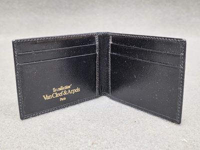Van Cleef and Arpel "La Collection" Porte-carte en cuir noir…