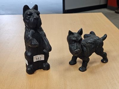 Travail moderne, Angleterre (?) , deux statuettes de Scottic…