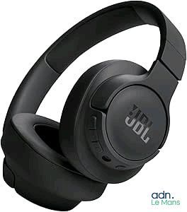 Le casque JBL est noir et dispose d'un microphone intégré