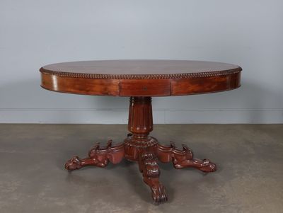 Table de milieu ovale en acajou et placage d'acajou, ouvrant par deux  - Photo 1