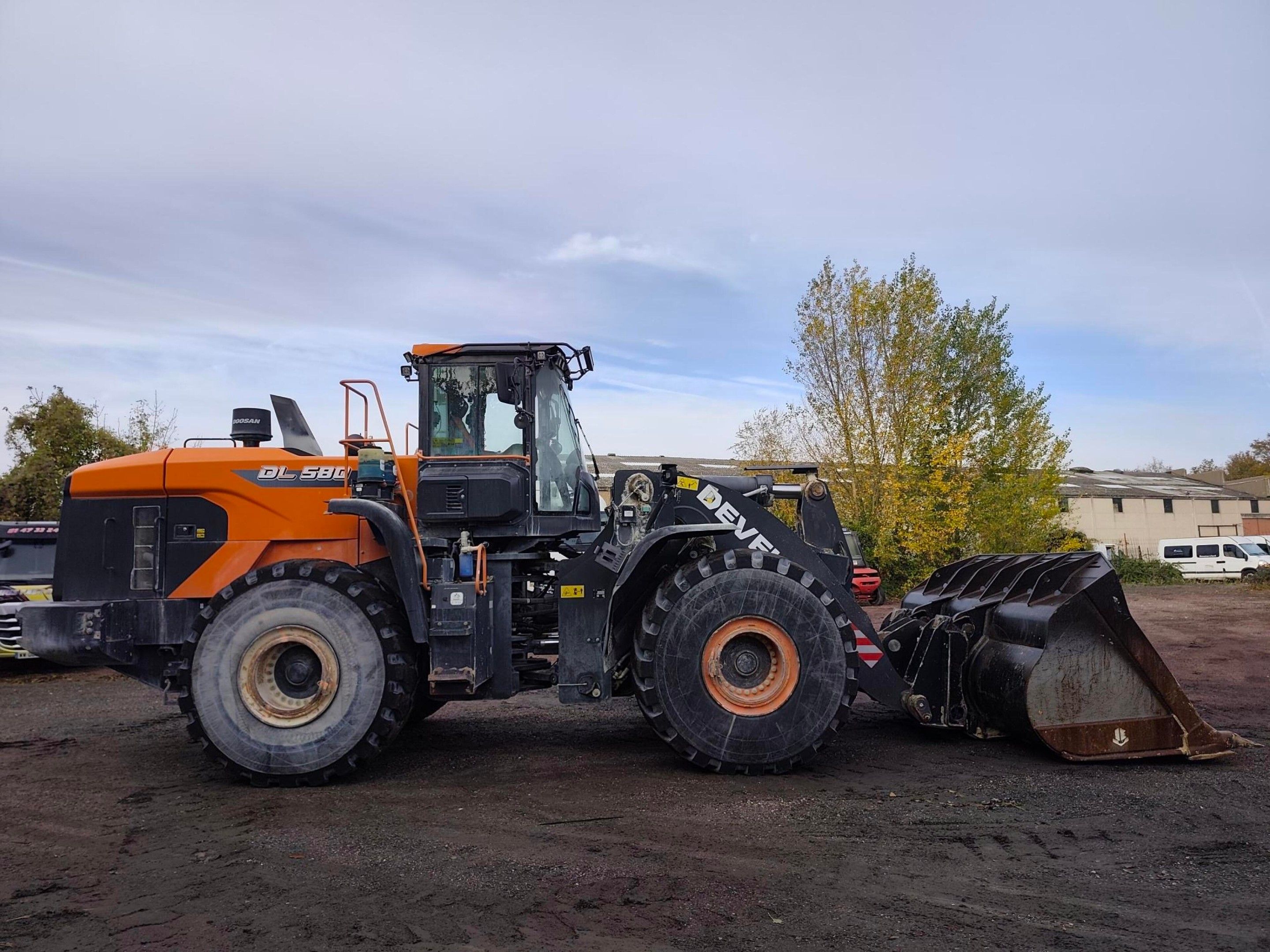 Chargeuse sur pneus DOOSAN DC580-7 DEVELON- 6375 heures- Ann…