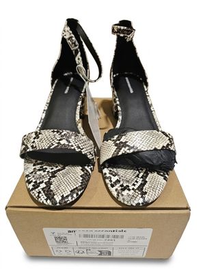 AMAZON ESSENTIALS - Cette paire de chaussures estivale à tal…