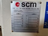 l'image d'une machine posée sur une table
