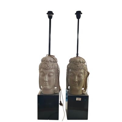 paire de lampes de chevet asiatiques vintage avec des socles noirs