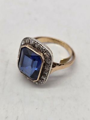 Bague en or gris et platine avec saphir clair d'environ 3 ca…