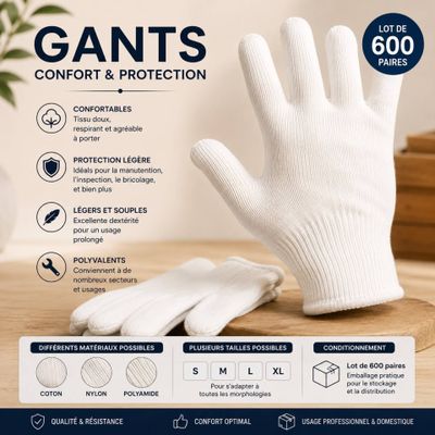 une paire de gants blancs posée sur une table en bois