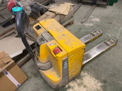 Transpalette électrique JUGHEINRICH avec chargeur neuf