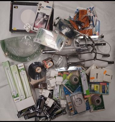 lot de 70 articles électrique