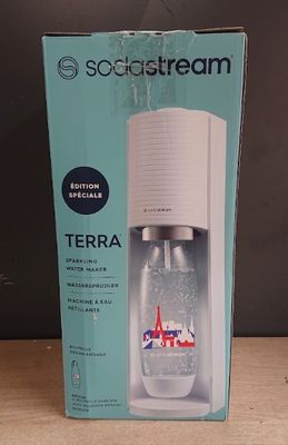 une boîte contenant un distributeur d'eau