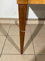 Commode en noyer à décor marqueté d'encadrements ouvrant à d… (photo 3)