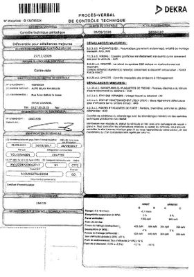 une image en noir et blanc d'un document comportant un code-barres