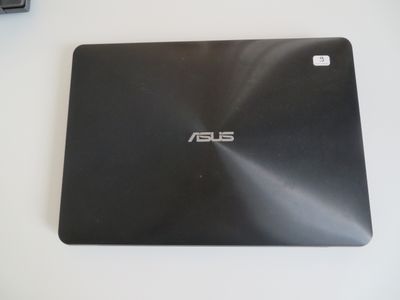 * Portable ASUS modèle R301U RAM 4 Go - 256 SSD
