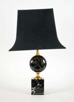 Philippe BARBIER (1927-2020). Lampe en marbre portor et lait…