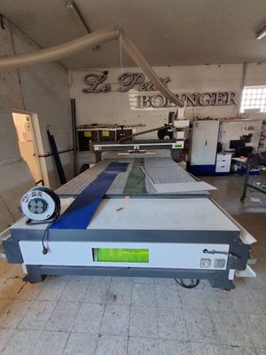 une image d'une machine dans une usine