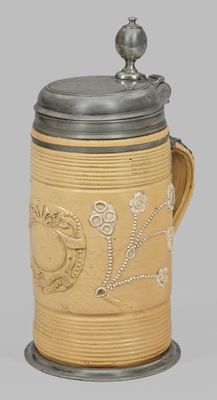 Steinzeug Altenburger Perlhumpen, ockerfarbene Salzglasur. L…