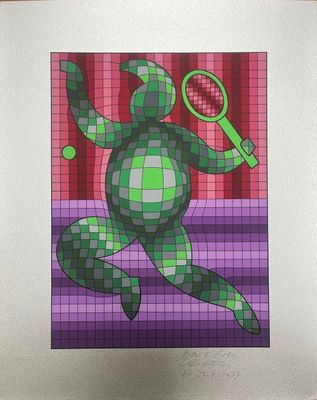 une photo d'une photo d'un joueur de tennis avec une raquette