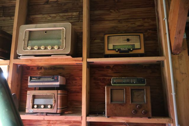 Lot de 10 postes radios TSF