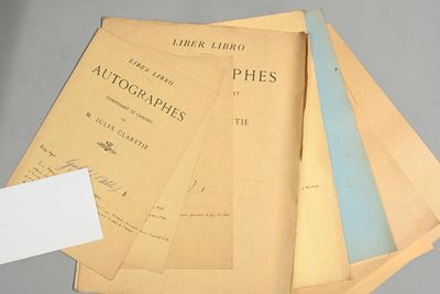 CLERGÉ. Ensemble de 12 lettres du XIXe, la plupart réunies d…