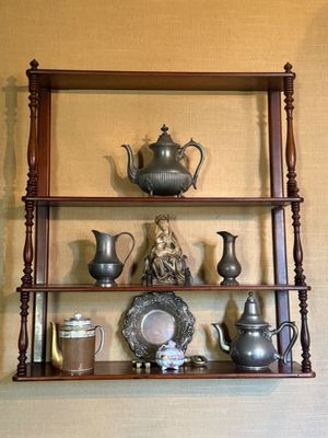 Étagère et son contenu, retrait à Bretenoux - 46