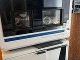 l'image d'une machine posée sur une table