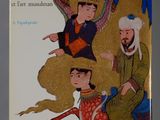 une image représentant un livre sur lequel figure l'illustration d'un homme à cheval et d'une femme assise sur un cheval