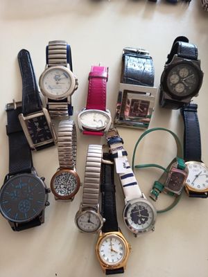 Lot de 12 montres fonctionnelles LIP, Q&Q, CASIO, GO, LULU C…
