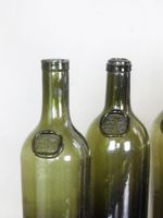 SIX BOUTEILLES en verre soufflé avec écusson. (photo 3)