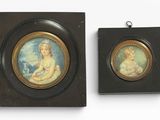 une paire de portraits miniatures représentant une dame et un enfant