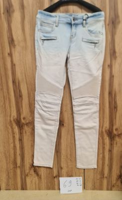 Lot de 20 jeans femme ? Denim clair effet biker avec dtails…