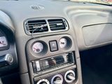 le tableau de bord d'une voiture, équipé de divers indicateurs et jauges