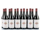 six bouteilles de vin rouge alignées