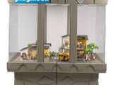 ensemble de jeu Playmobil comprenant deux fenêtres et un château au sommet
