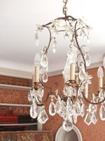 LUSTRE CAGE à six bras de lumière en métal et pendeloques de… (photo 3)
