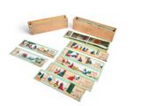 une boîte en bois contenant un jeu
