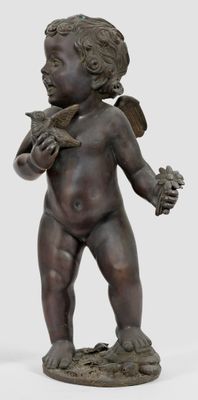 une image représentant la statue d'un enfant avec un oiseau sur l'épaule