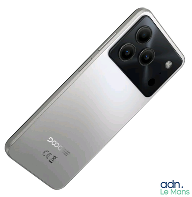 l'arrière d'un téléphone argenté surmonté d'un appareil photo