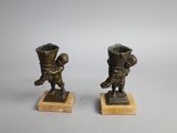 paire de figurines en bronze représentant un homme et une femme