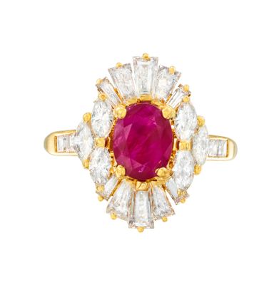 une bague à rubis et diamants