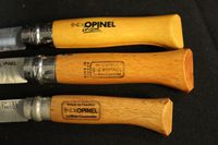 OPINEL. Lot de trois couteaux ouvrants, comprenant : Un modè… (photo 3)