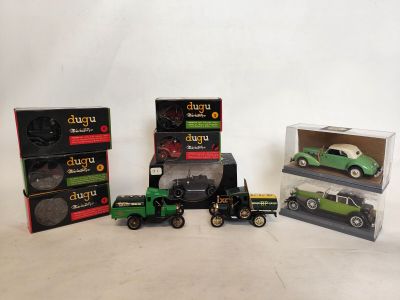 Amusant lot de 100 miniatures automobiles 1/43ème, manque qu…